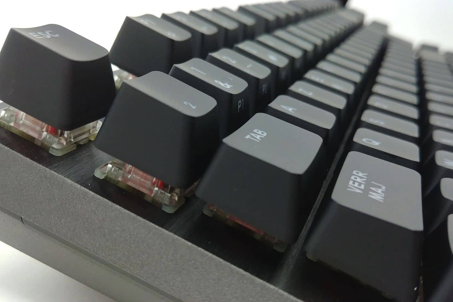 Image 2 : Mini Test : le clavier Cooler Master MK730 est élégant et intelligent