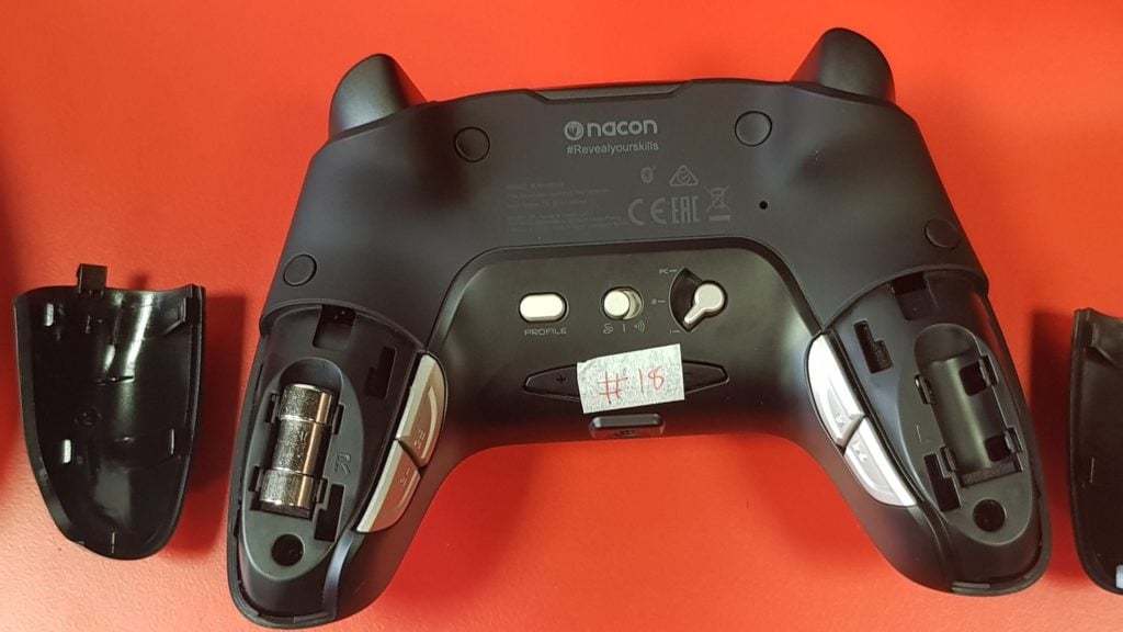 Image 5 : Nacon lance deux gamepads PS4/PC sans-fil ultra rapides et personnalisables