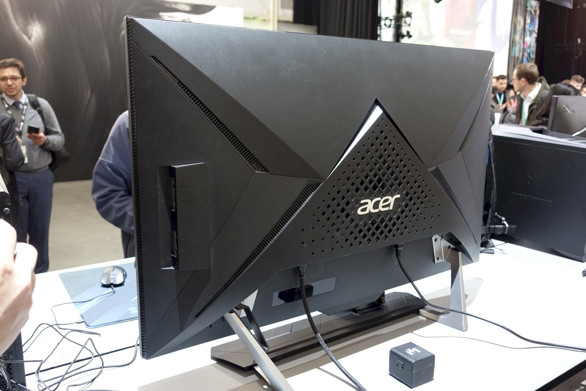 Combien De Hertz Pour Une Tv 4k L'écran Predator 43 pouces 4K 144 Hz FreeSync d'Acer est unique en son