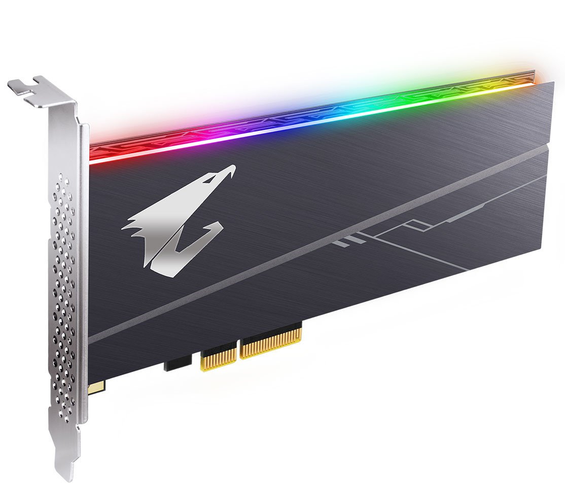 Image 3 : Le nouveau SSD PCI Express d'Aorus est très rapide... et bourré de LED RGB