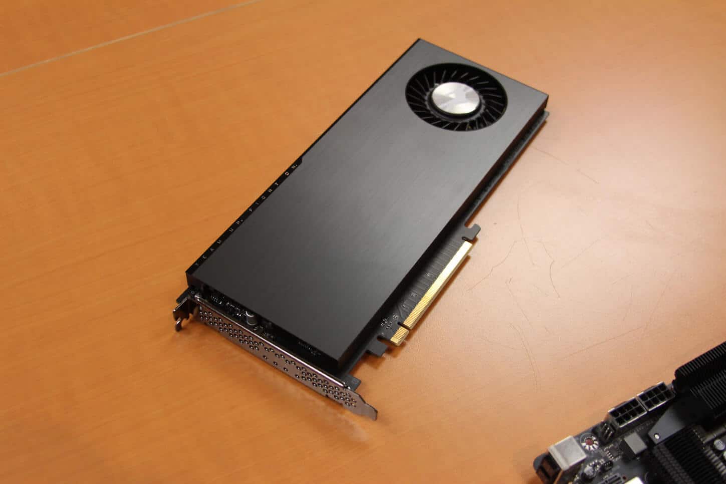 Image 2 : Computex : Gigabyte associe quatre SSD M.2 PCIe 4.0 et dépasse les 15 Go/s !