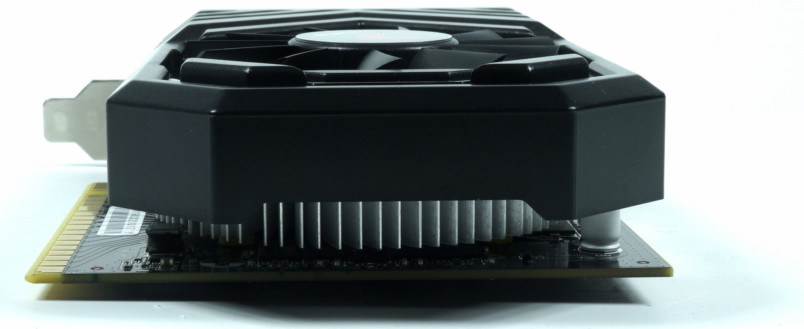 Image 5 : Test : PNY GeForce GTX 1650 XLR8 OC, un max d'efficacité sans connecteur d'alim PCIe
