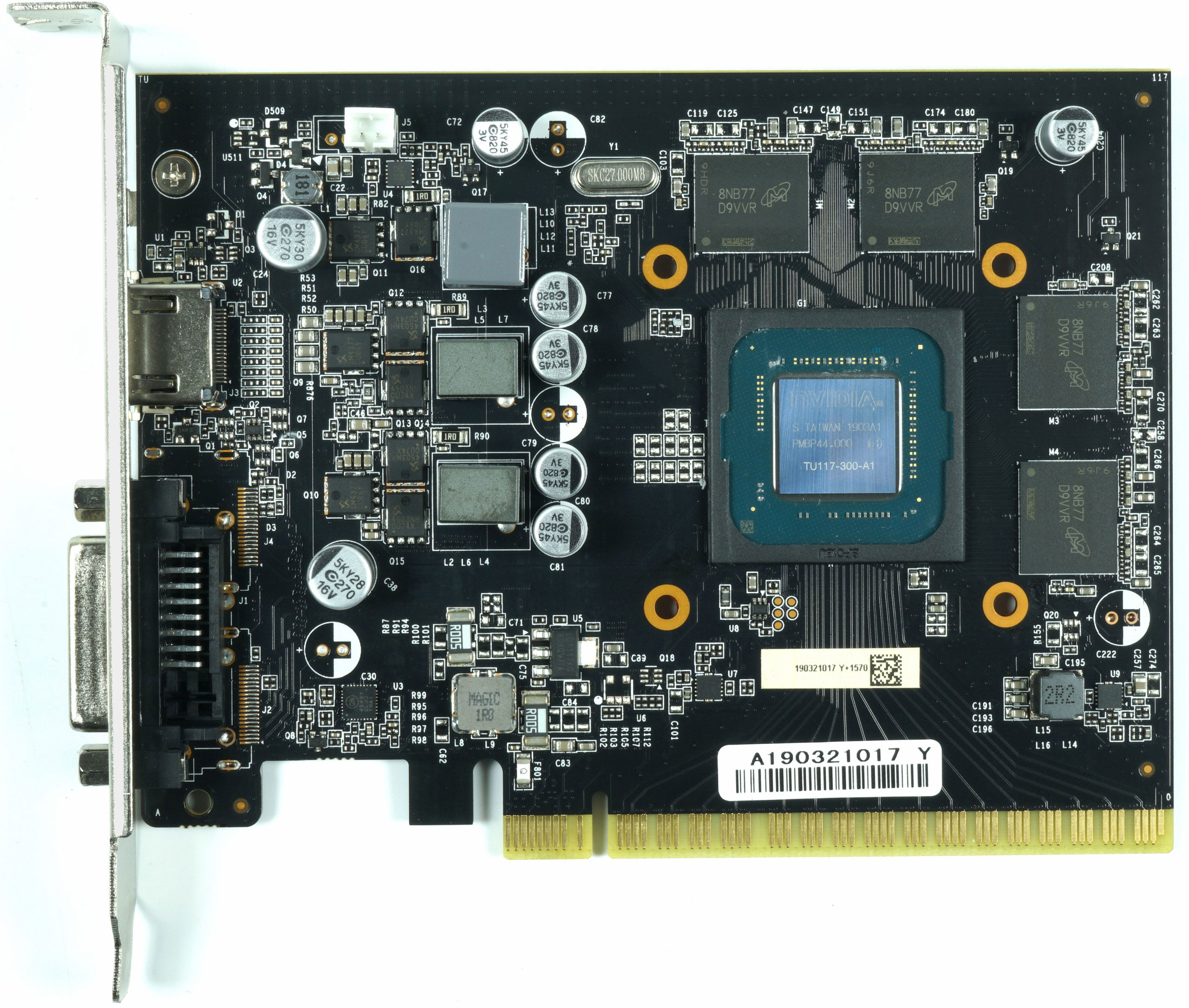 Image 1 : Test : PNY GeForce GTX 1650 XLR8 OC, un max d'efficacité sans connecteur d'alim PCIe