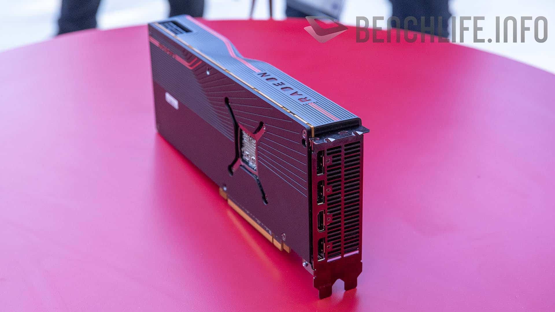 Image 3 : Radeon RX 5700 : pas de carte custom au lancement, premières photos réelles de la 5700 XT
