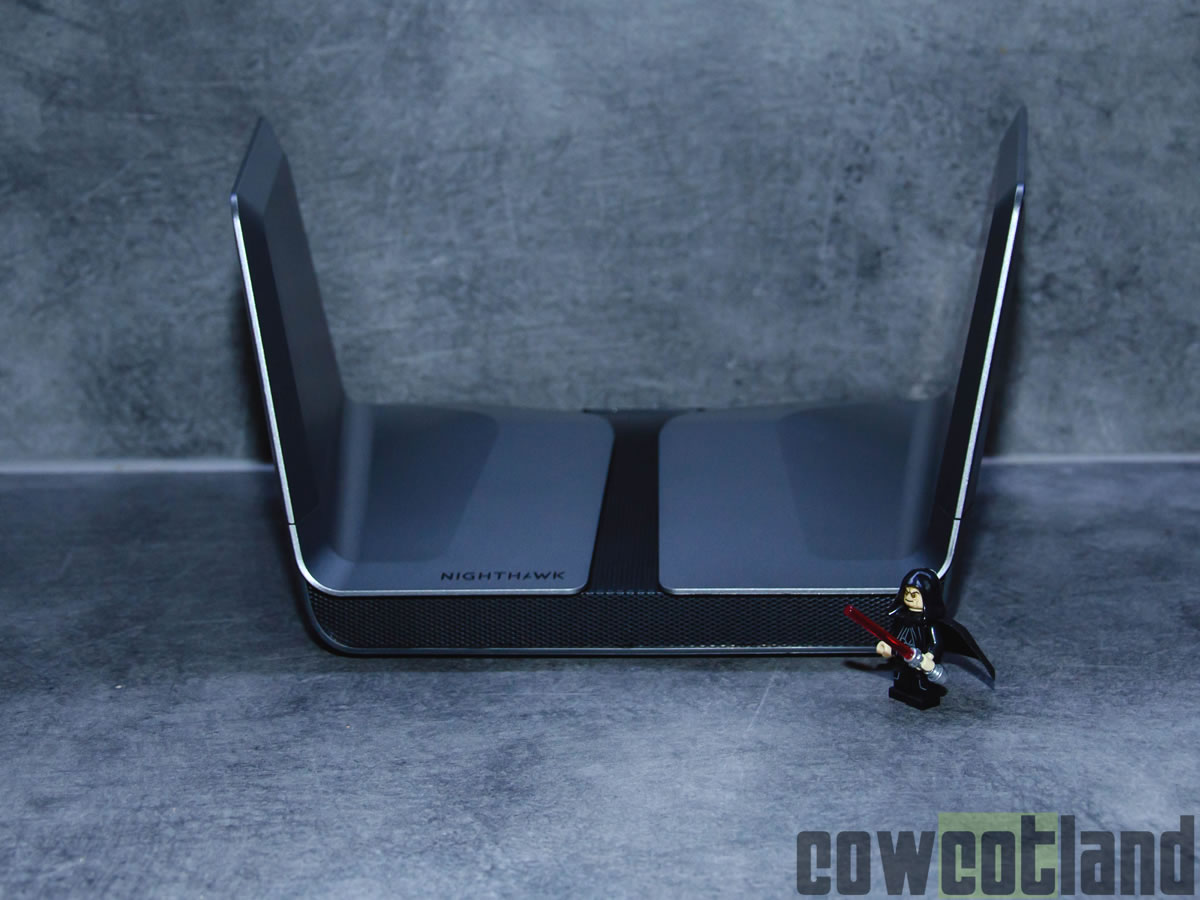 Image 1 : Test du routeur Netgear Nighthawk AX8