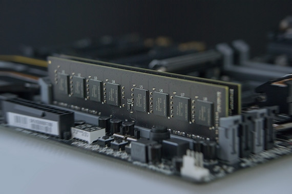 Image 1 : TeamGroup lance ses premières barrettes DDR4 de 32 Go en dual-rank