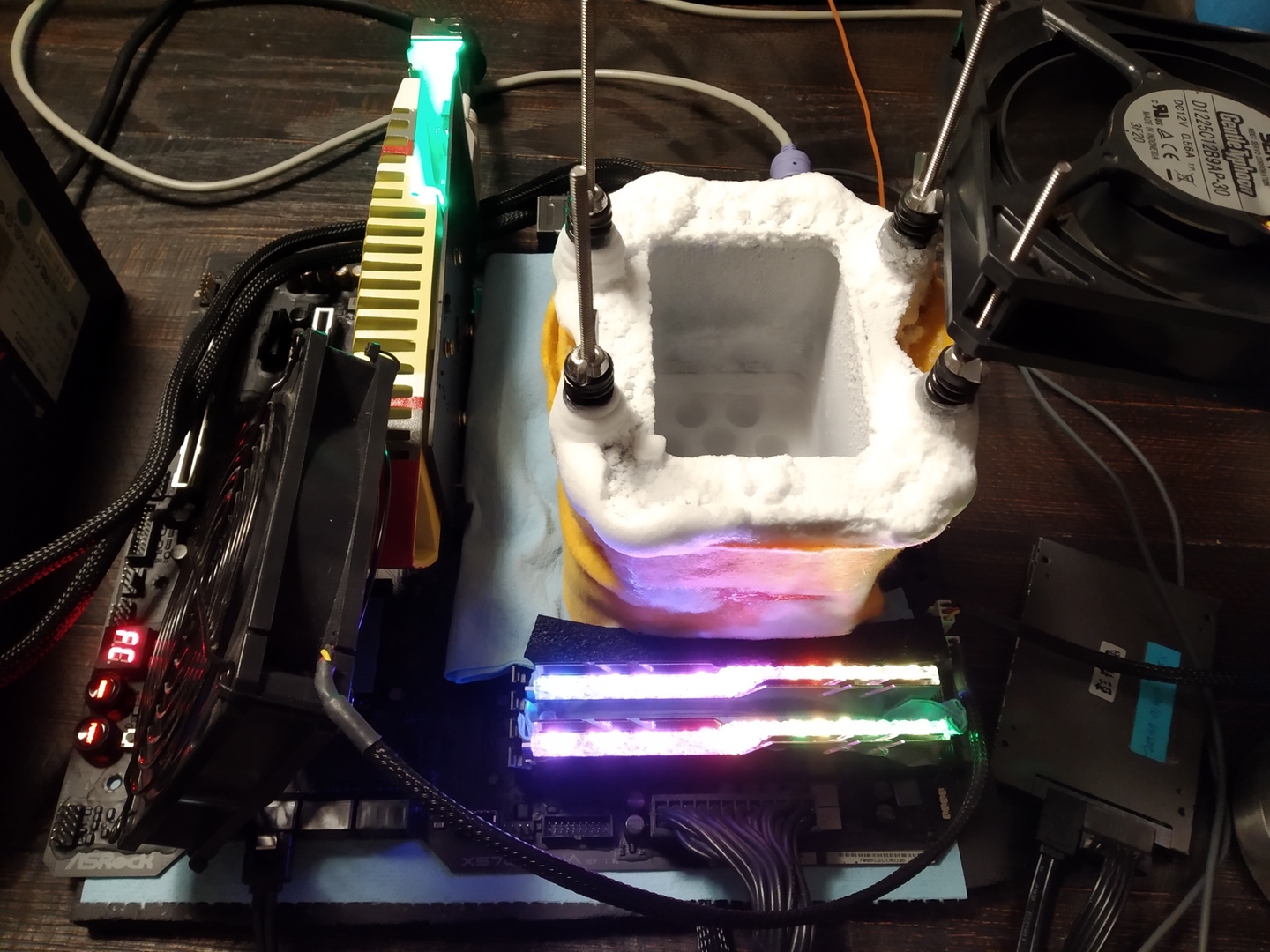 Image 2 : Plusieurs records cassés en overclocking sur la carte mère ASRock X570 Aqua