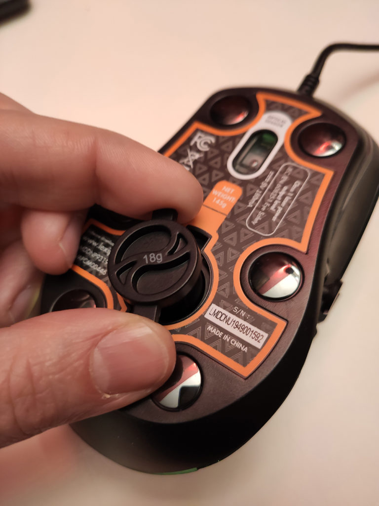 Image 4 : Test : Lexip Np93 Alpha, la première souris gaming française avec joystick intégré