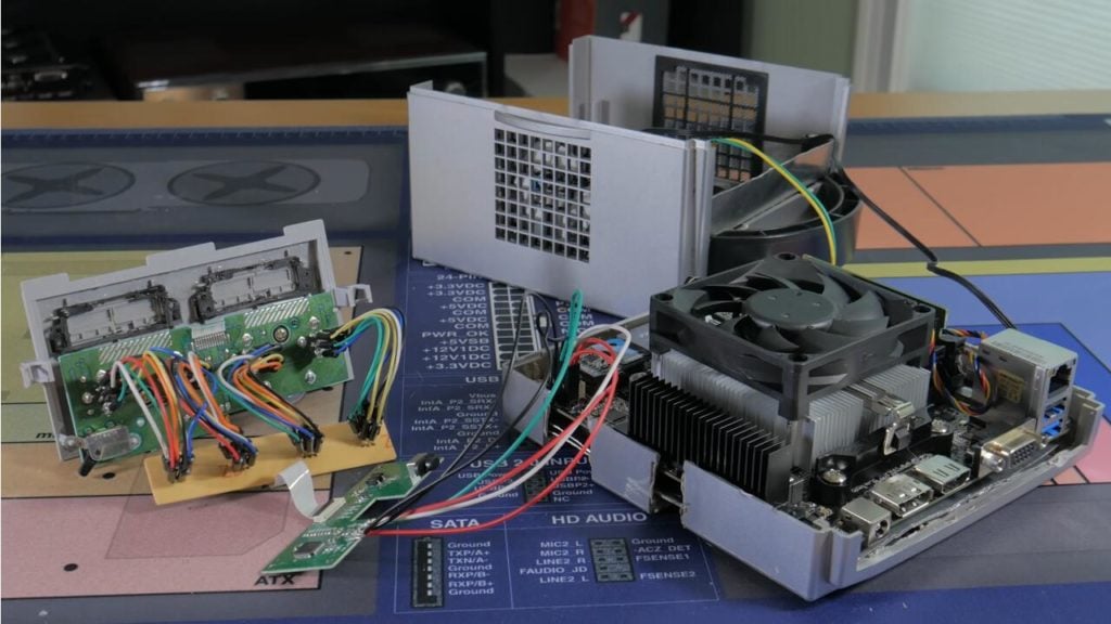 Image 1 : Voici comment installer un PC dans un boîtier de Nintendo GameCube