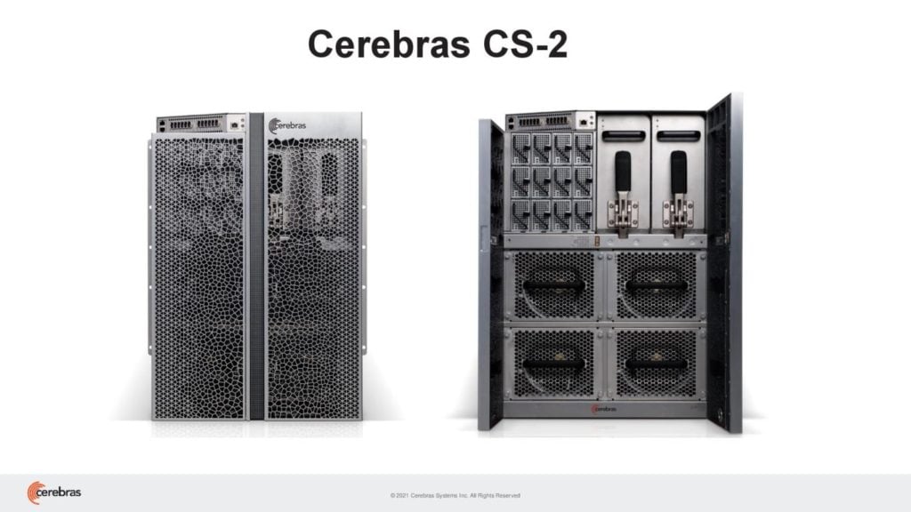 Image 1 : Cerebras peut associer jusqu'à 192 systèmes CS-2, soit 163 millions de cœurs