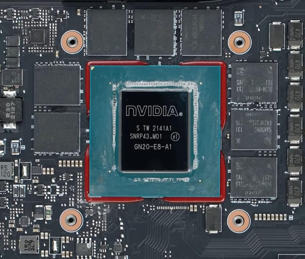 Image 2 : Plusieurs clichés du GPU GA103 de la GeForce RTX 3080 Ti