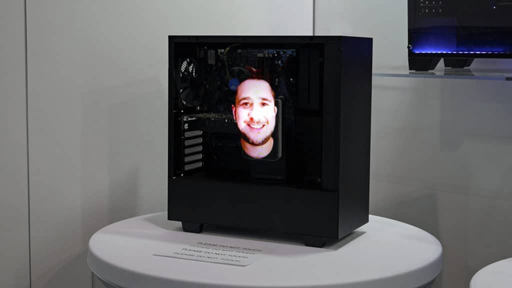 Image 1 : Un boîtier PC qui projette des hologrammes