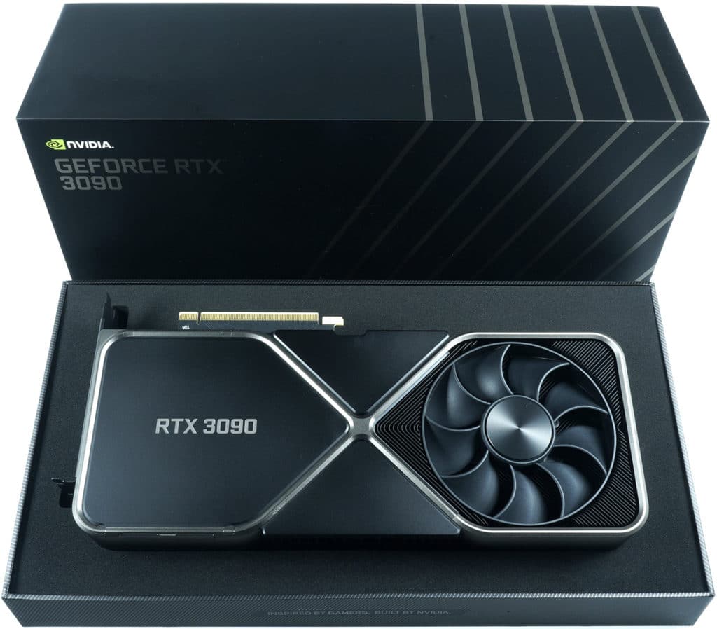 Image 2 : La GeForce RTX 3090 Ti FE se montre enfin