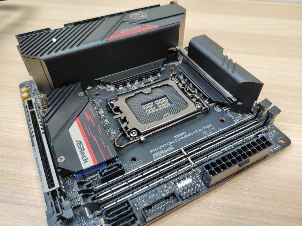 ASrock Z690 Phantom Gaming ITX TR4