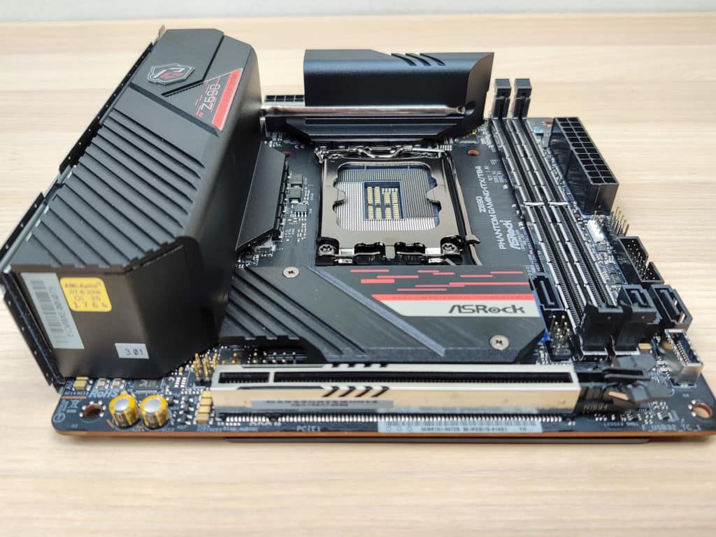 ASrock Z690 Phantom Gaming ITX TR4