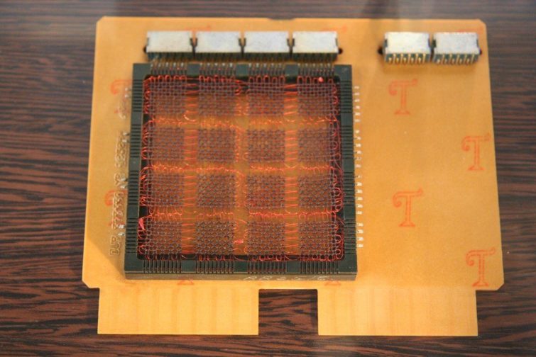 De la carte perforée à la mémoire flash : la grande histoire du stockage