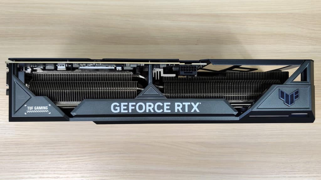 Test Asus TUF RTX 4090 OC : 2,4 kg pour des performances stratosphériques