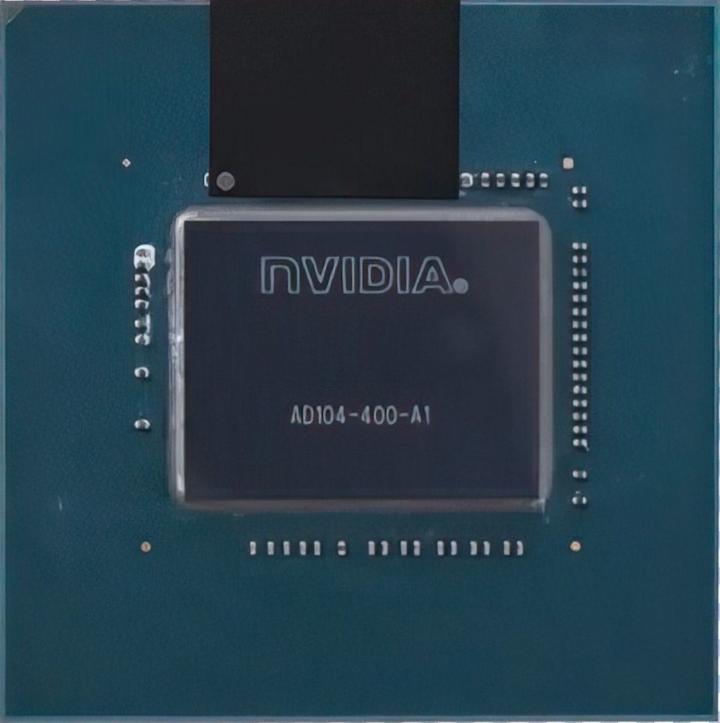 Image 1 : Le GPU AD-104 de la GeForce RTX 4070 Ti photographié