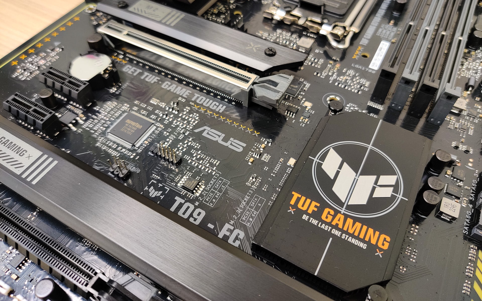 Test ASUS TUF Gaming B760-PLUS WIFI DDR4 : un excellent ticket d'entrée  pour jouer en LGA 1700