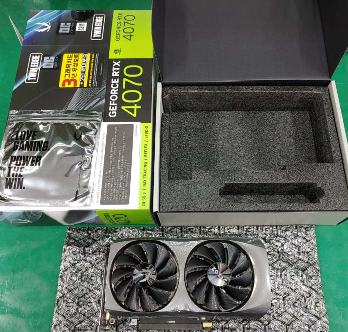 GeForce RTX 4070: definitieve specificaties en afbeeldingen van verschillende kaarten onthuld