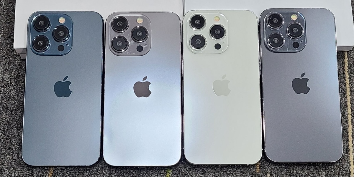 Les quatre couleurs de l'iPhoner 15 Pro
