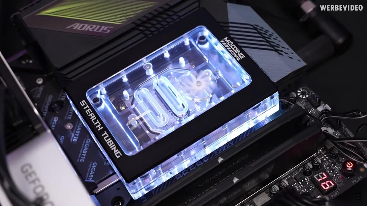 Prototype waterblock CPU tuyaux à l'arrière