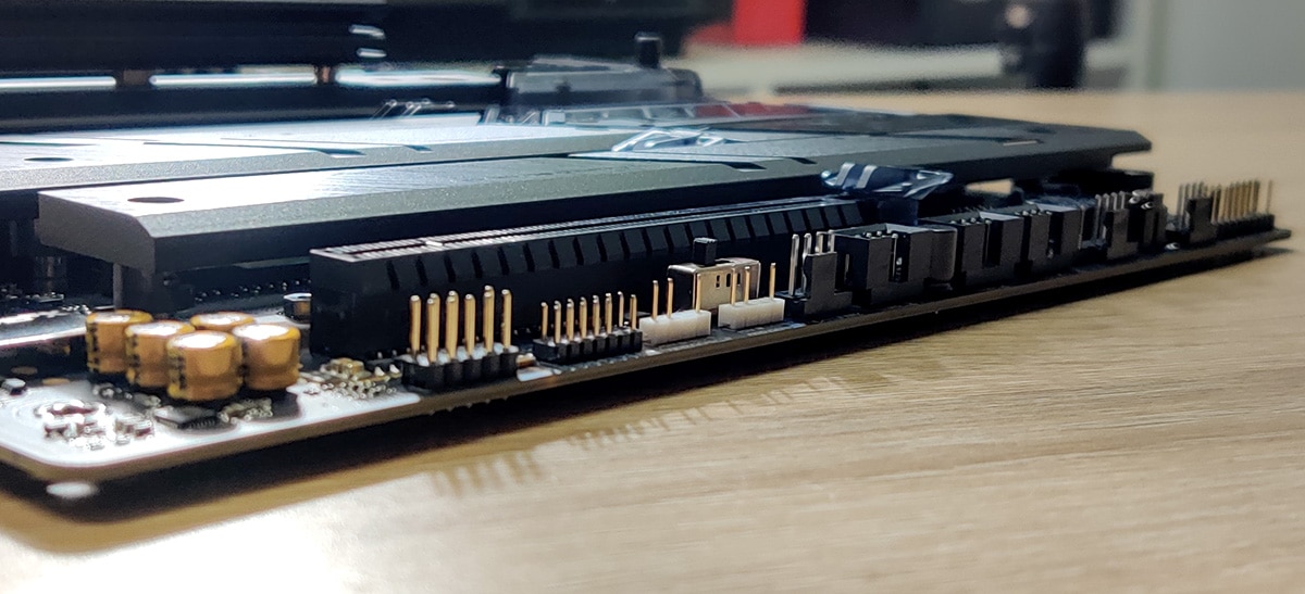 ASUS ROG Strix Z790-E Gaming WiFi II front connecteurs