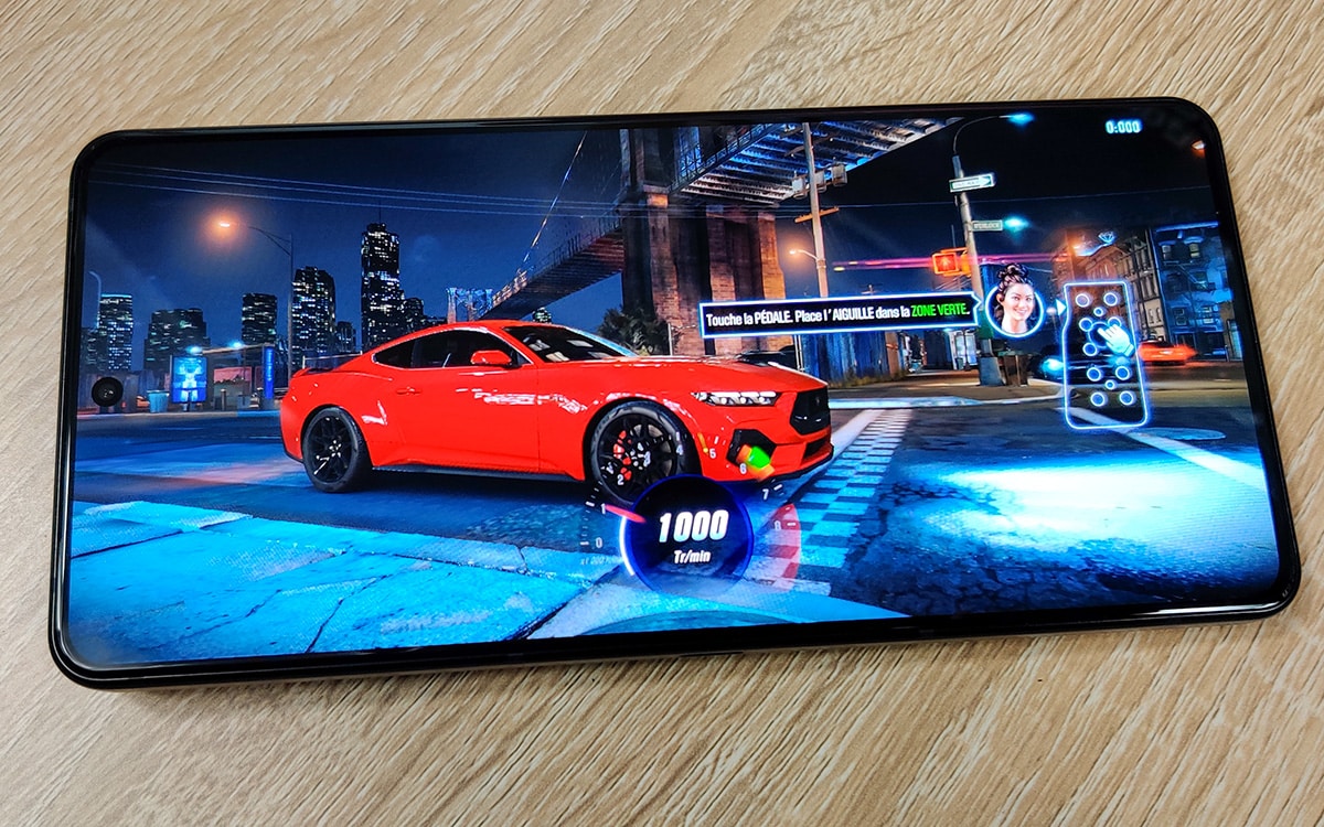 Asus ROG Phone 8 Pro oled 2