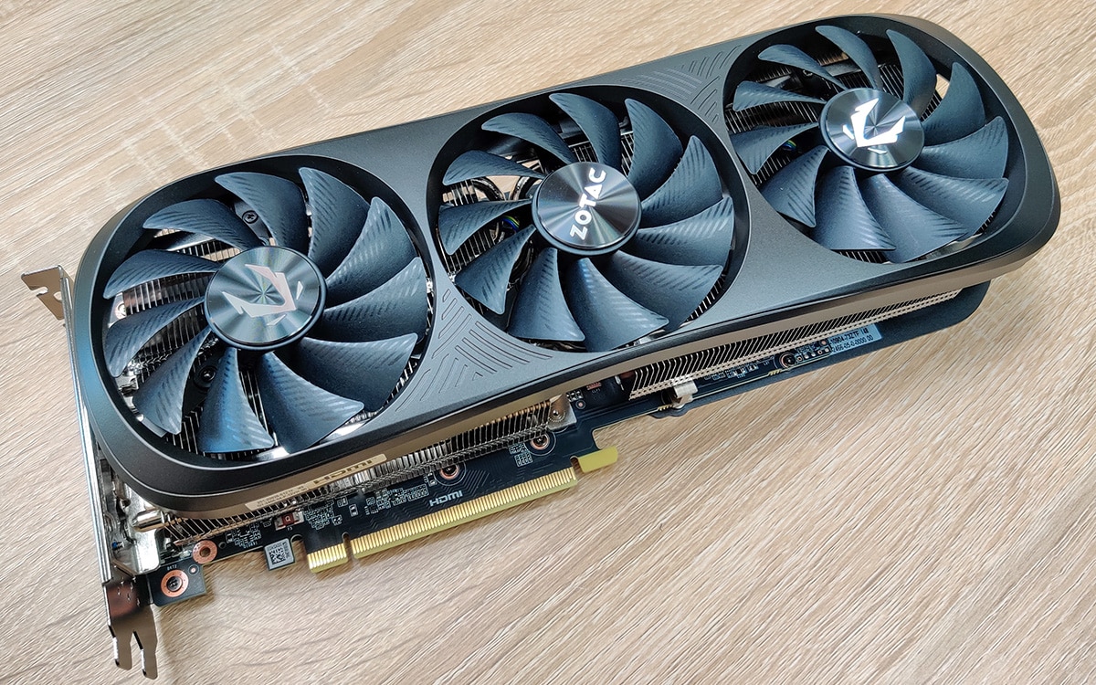 Zotac GeForce RTX 4070 Ti Super Trinity Black Edition avant