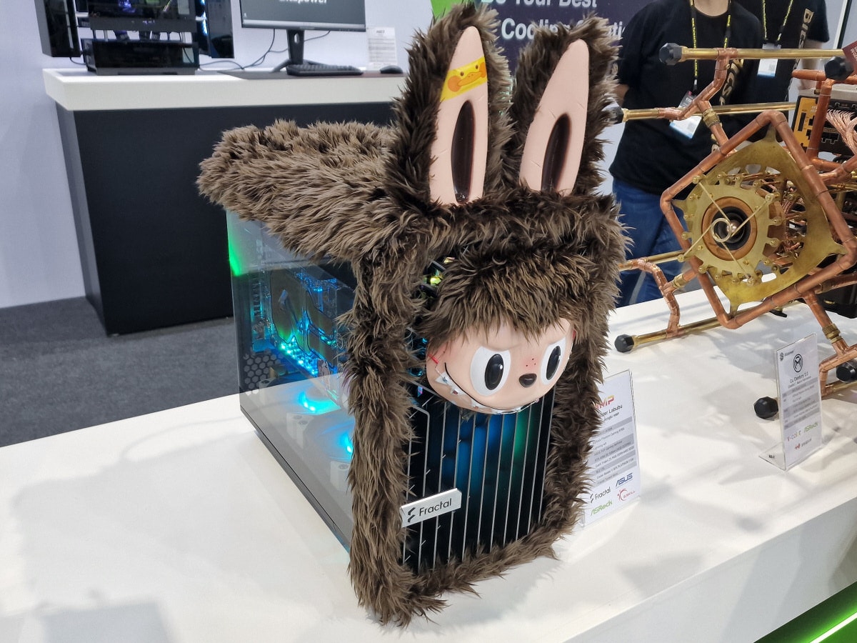 boitier computex labubu