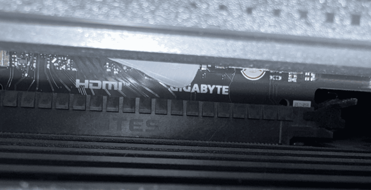 problèmes de surchauffe de gel thermique sur gigabyte rtx 5080