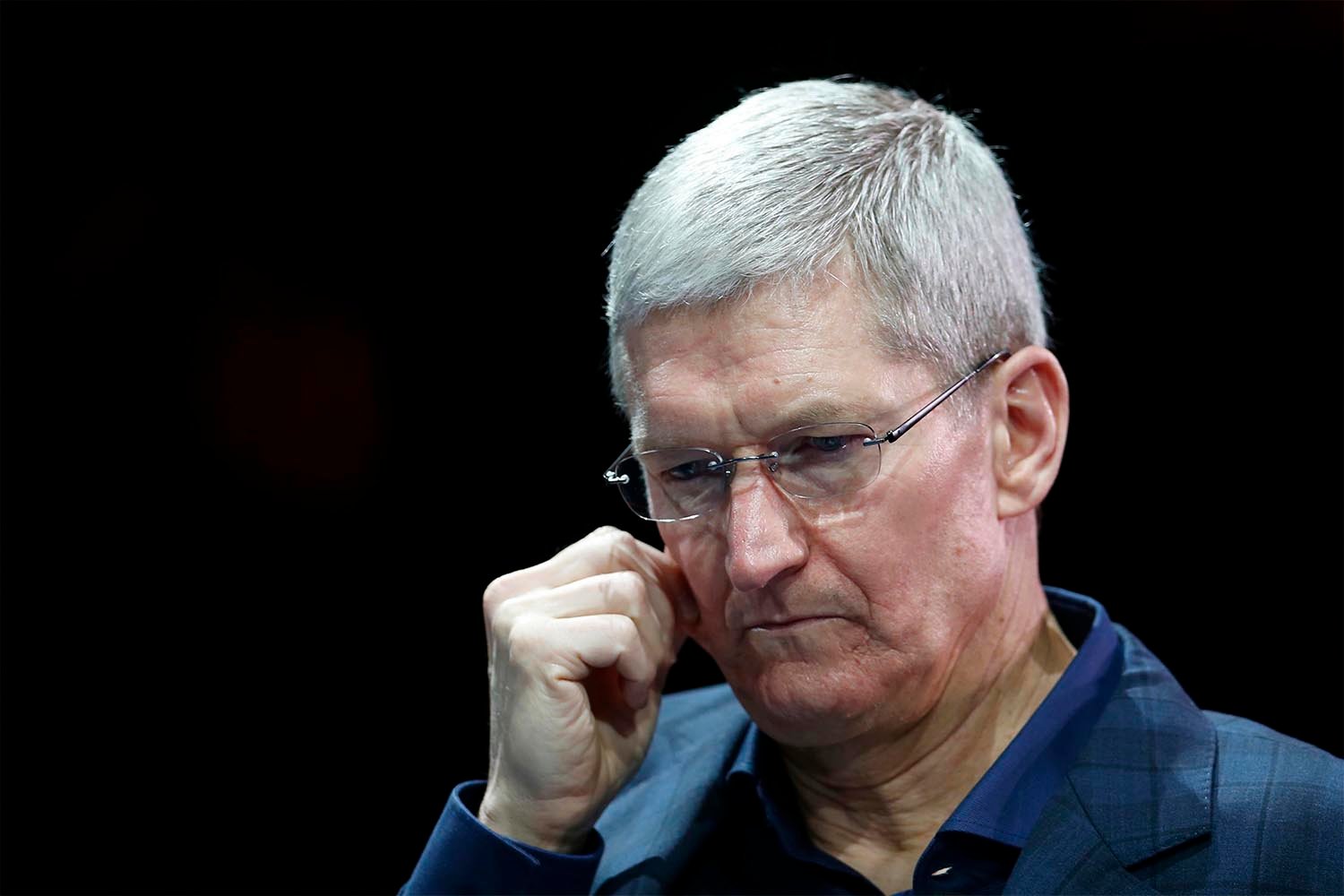 tim cook dévoile l'impact des droits de douane de trump