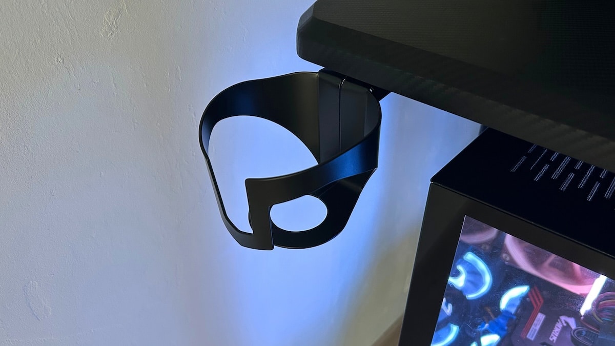 Image 13 : Test Ultimate Setup : c’est confirmé ce bureau assis/debout est aussi confortable pour le gaming que pour le travail