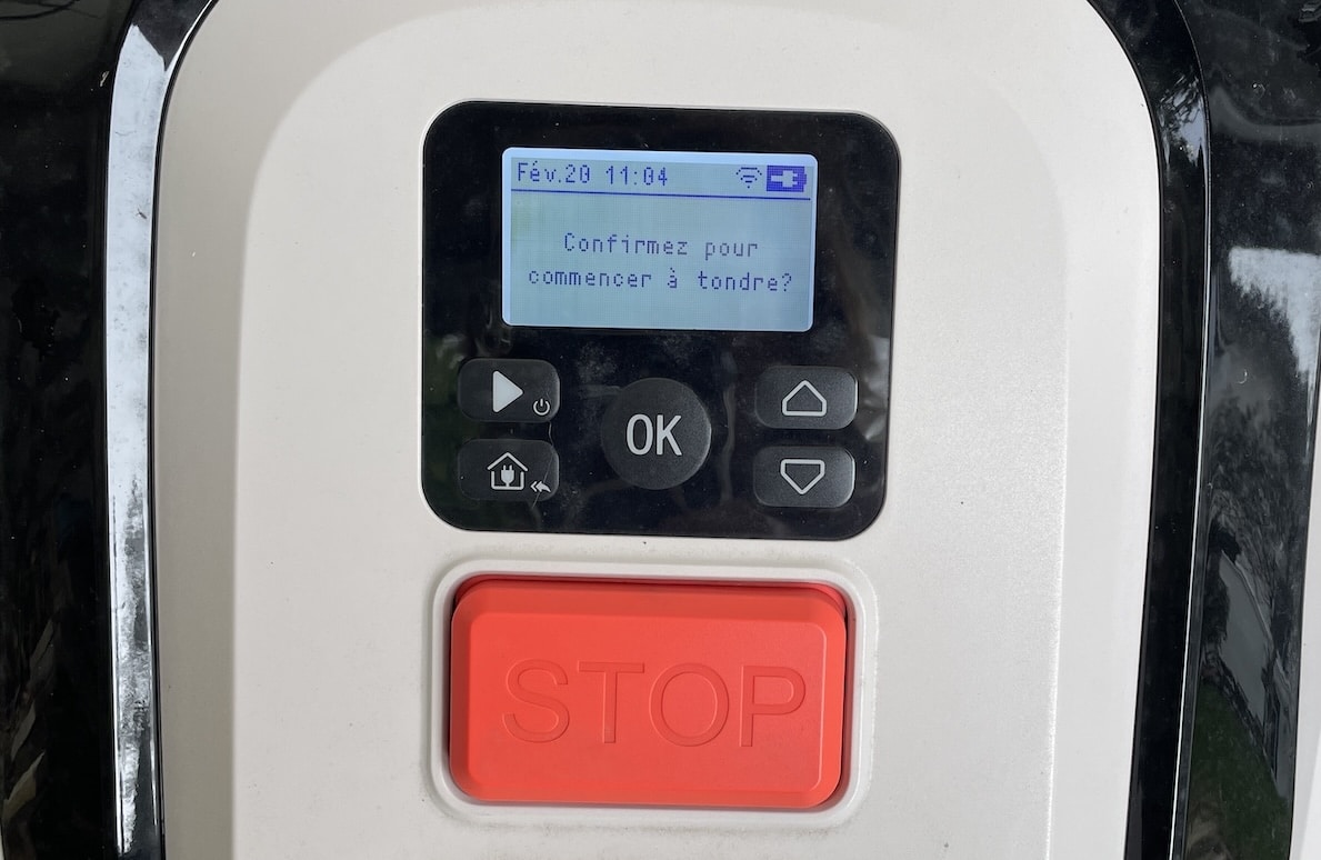 Image 6 : Test Raccoon 2 SE de RoboUp : un robot tondeuse à moins de 500€ parfait pour les petits jardins