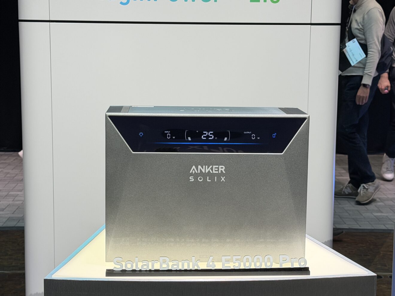 Anker Solix Solarbank 4 Pro : le stockage solaire sur prise franchit le ...