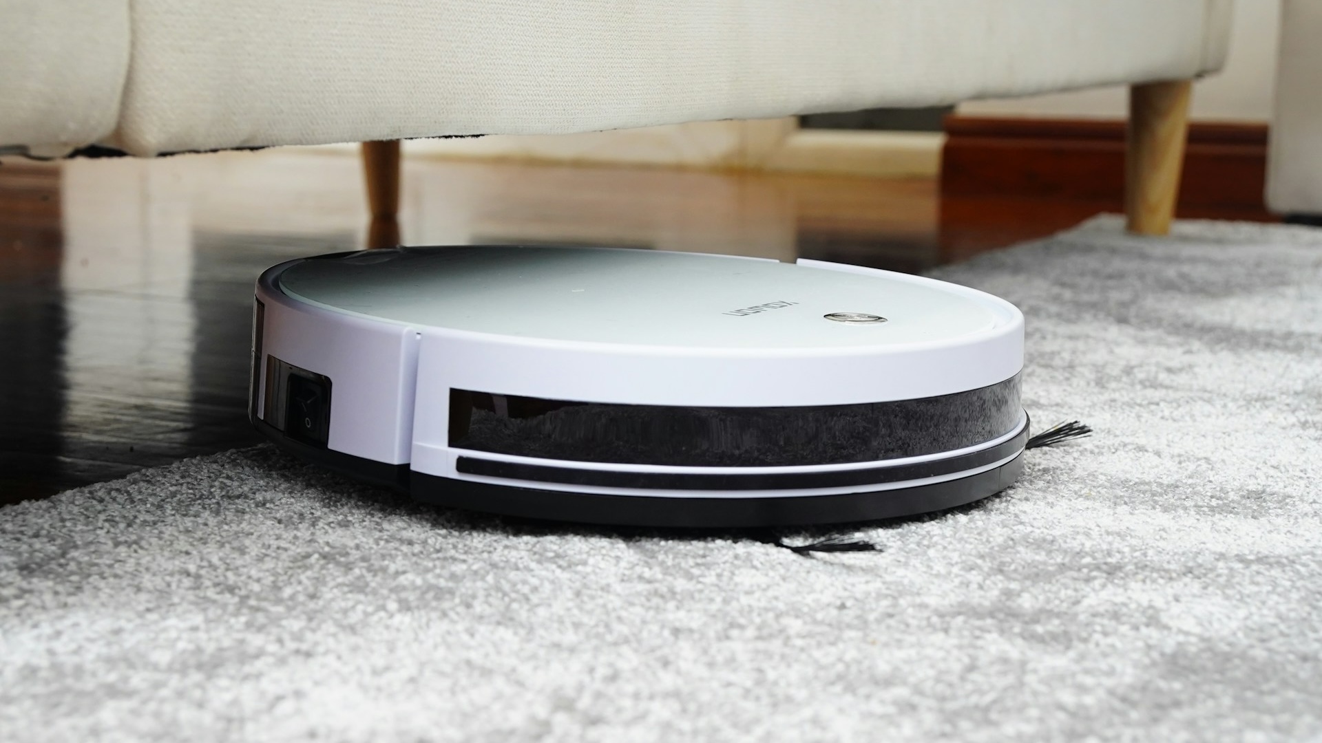 aspirateur robot espionne sa femme
