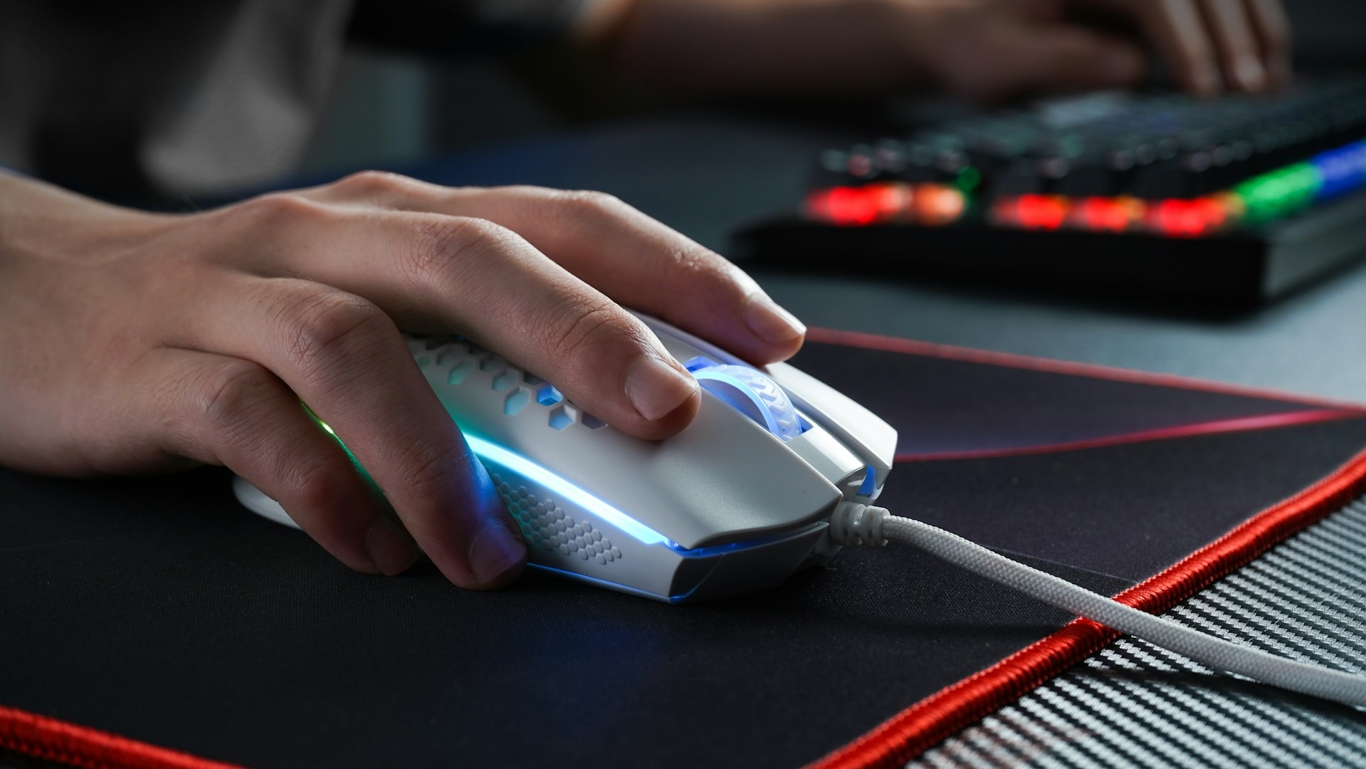 souris gamer sans fil vs filaire